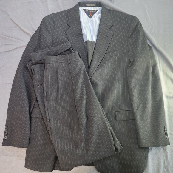 Tommy Hilfiger 2 Piece Suit Men's Size 44L x 38W black pinstriped Wool VTG USA